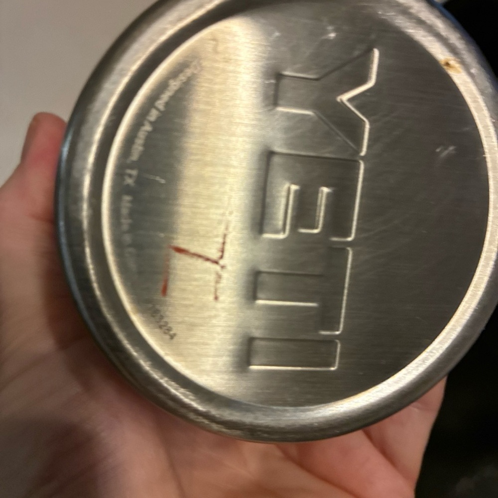 Yeti Silver Tumbler 20oz - Picture 5 of 6